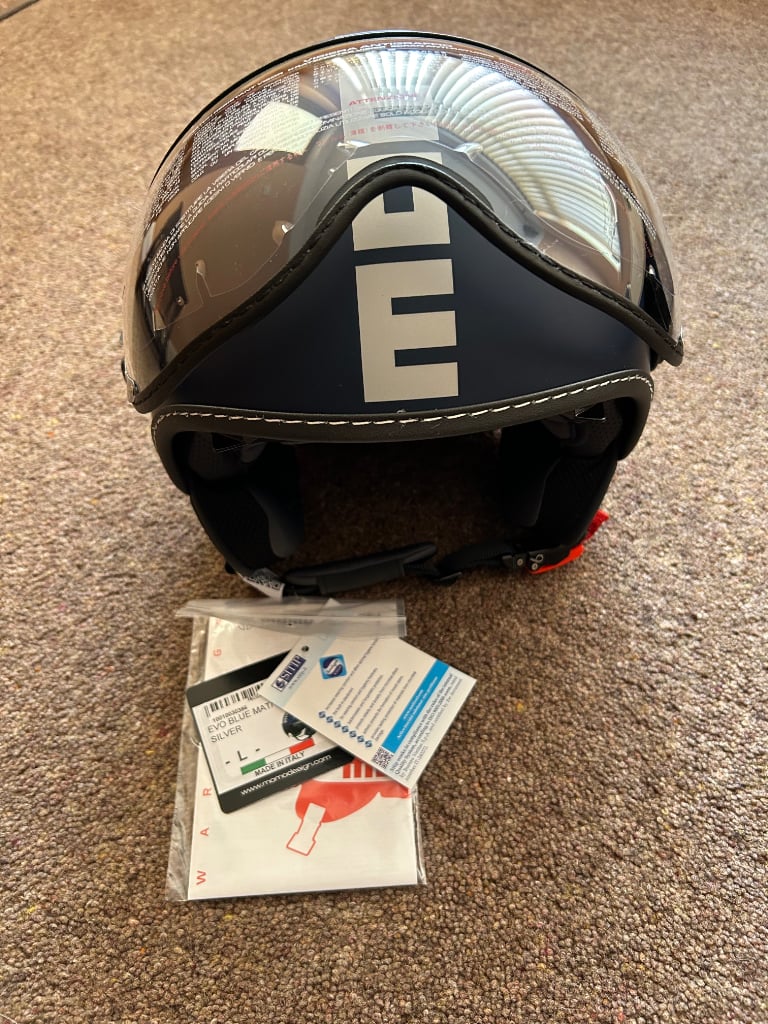 NEW MOMO DESIGN MOTORCYCLE HELMET