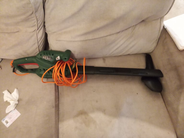 Hedge trimmer 