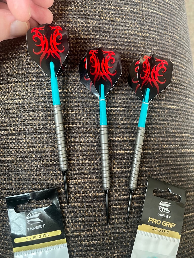 Rob Cross original darts target 24g with stems and flights 