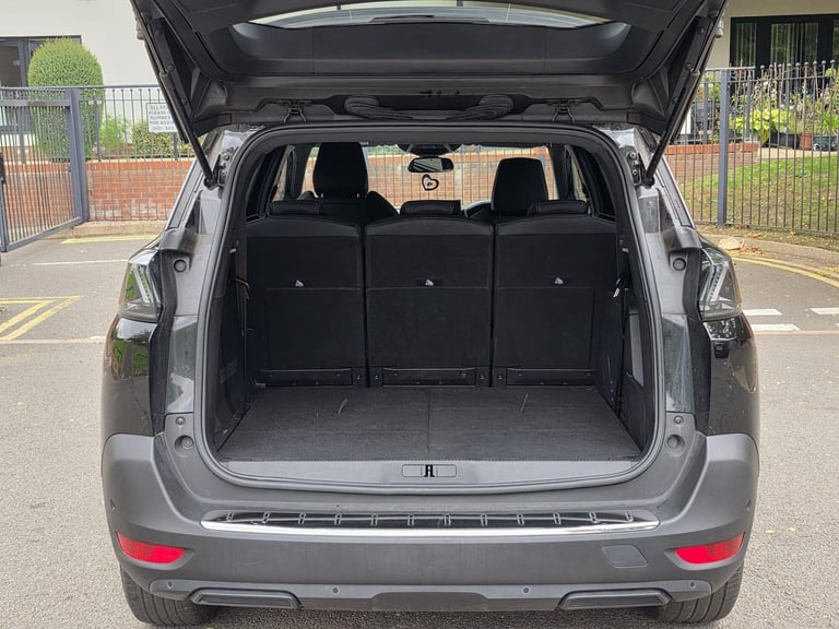 2023 Peugeot 5008 1.2 MHEV Allure Premium + e-DSC Euro 6 (s/s) 5dr HATCHBACK Petrol/Electric Hybr...