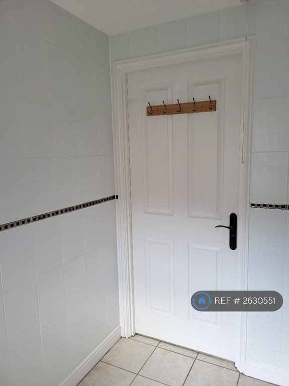 2 bedroom flat in Gainsborough Court, Sudbury, CO10 (2 bed) (#2630551)