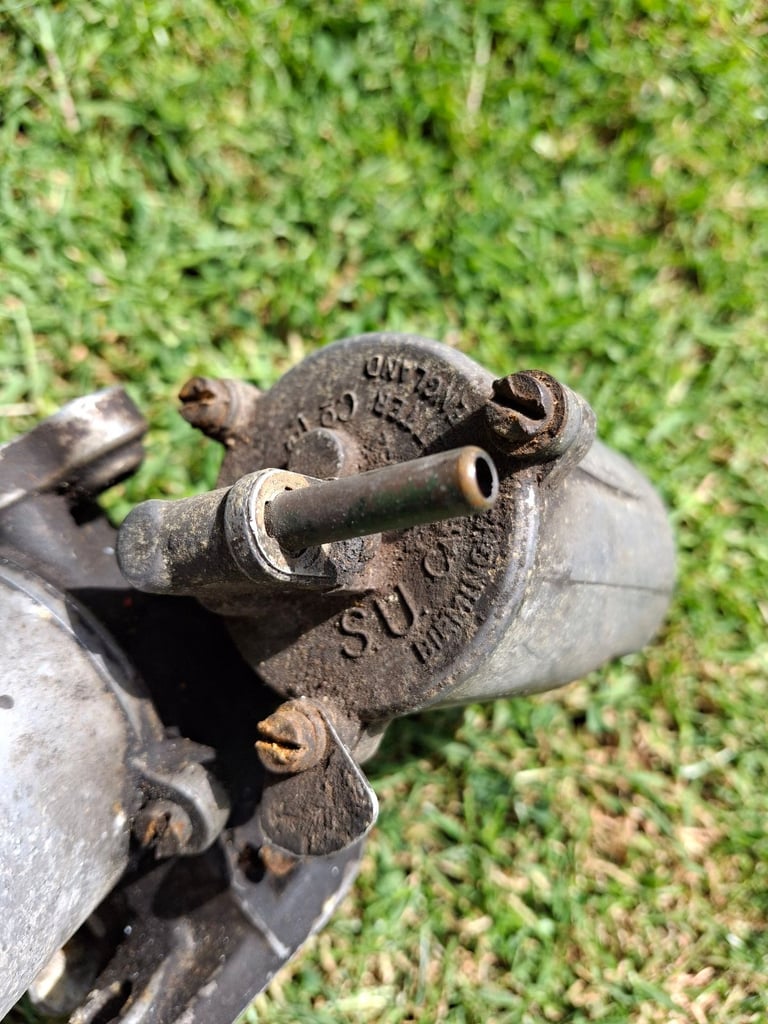 SU Carburetor AUC 1390