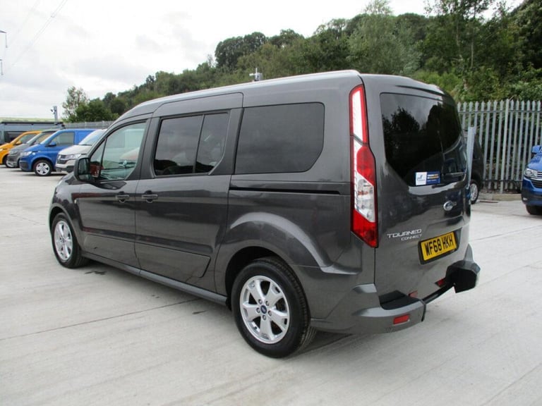 Ford Grand Tourneo Connect Titanium 2018 1.5 TDCi Manual