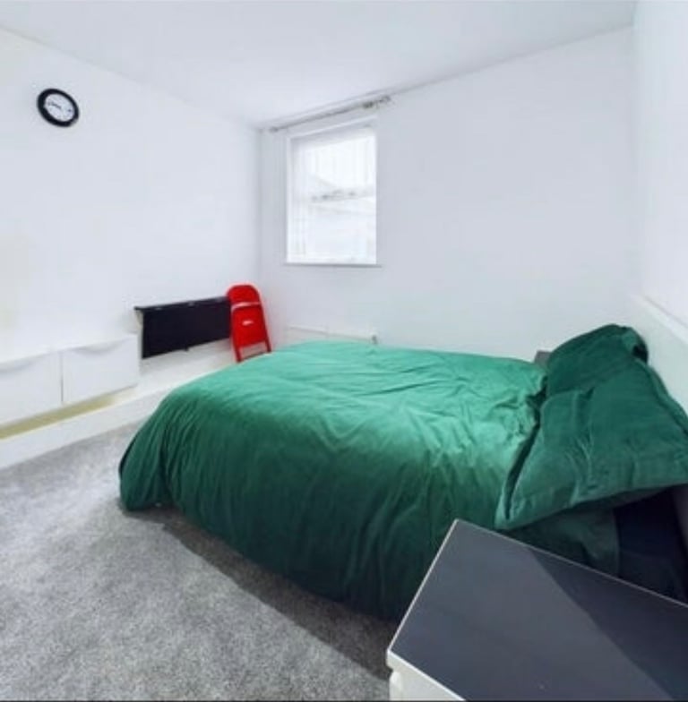 Large Double Room £450 PCM including all bills