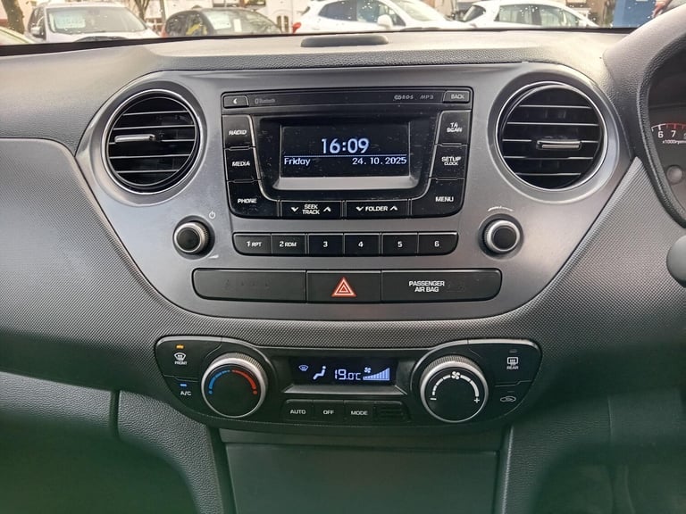 2018 Hyundai i10 1.0 Premium Euro 6 5dr HATCHBACK Petrol Manual