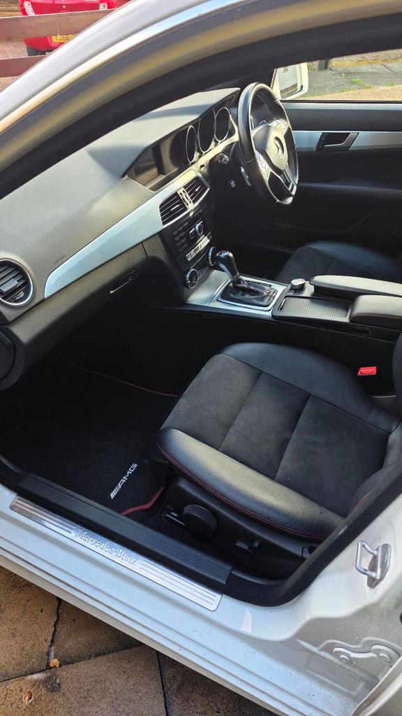 Mercedes-Benz, C CLASS, Saloon, 2013, Semi-Auto, 2143 (cc), 4 doors