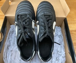 Boys Football Boots - Like new- Size 4 (36.5) - Sondico -Boxed