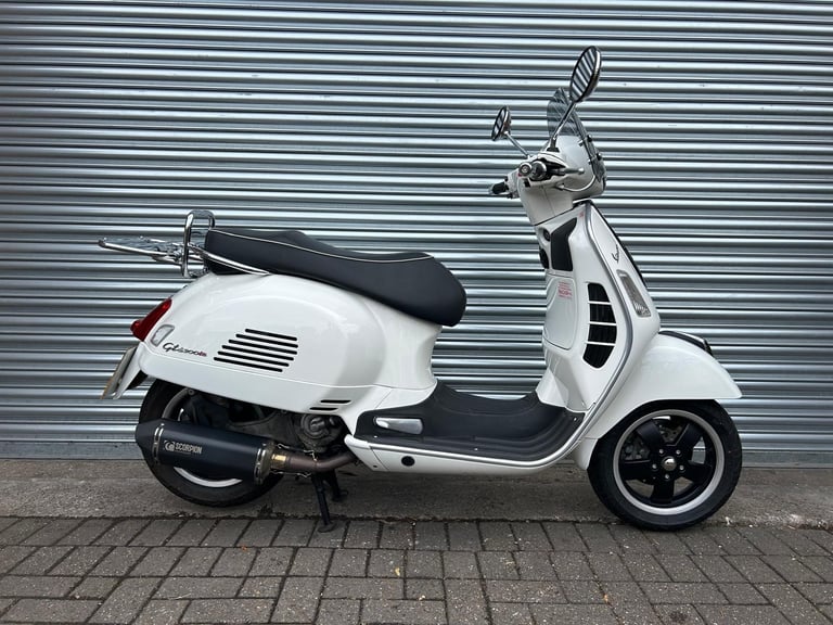 image for Piaggio Vespa GTS 300 Super