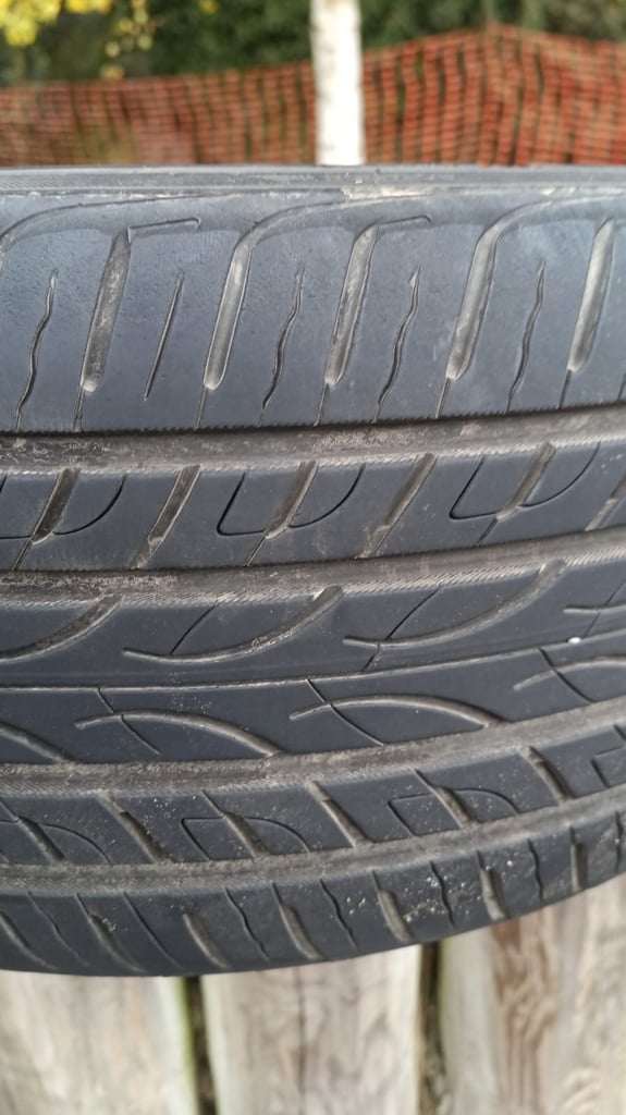 4 Hyperion wheels / tyres