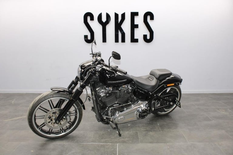 2022 Harley-Davidson FXBRS Softail Breakout 114 in Vivid Black