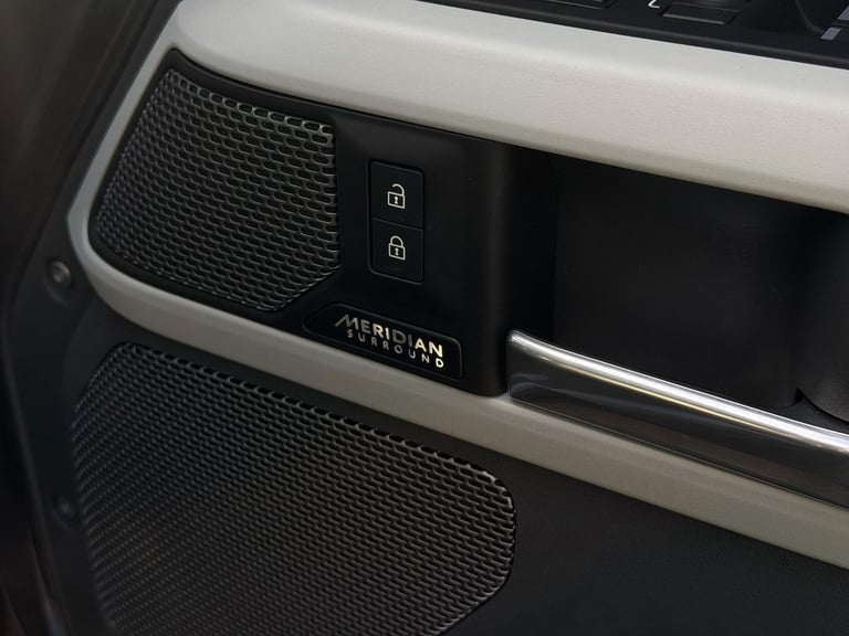 2024 Land Rover Defender 110 2.0 P400e 15.4kWh X-Dynamic HSE SUV 5dr Petrol Plug-in Hybrid Auto 4...