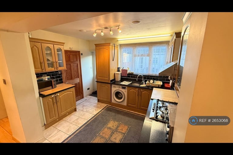 3 bedroom house in Longthornton Road, London, SW16 (3 bed) (#2653068)