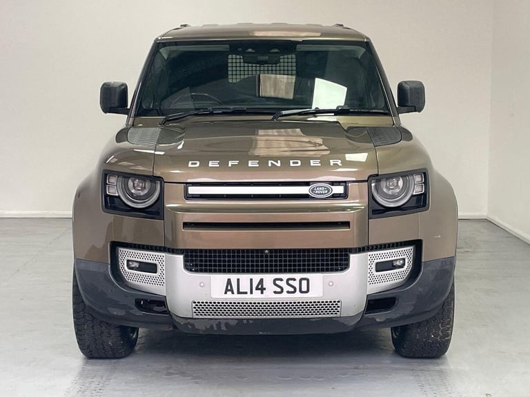 2023 Land Rover Defender 3.0 D250 Hard Top SE Auto PANEL VAN DIESEL Automatic