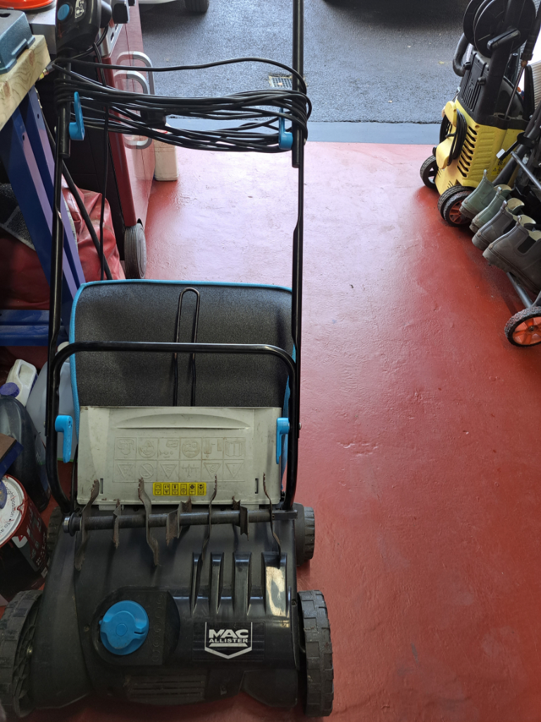 electric scarifier and raker