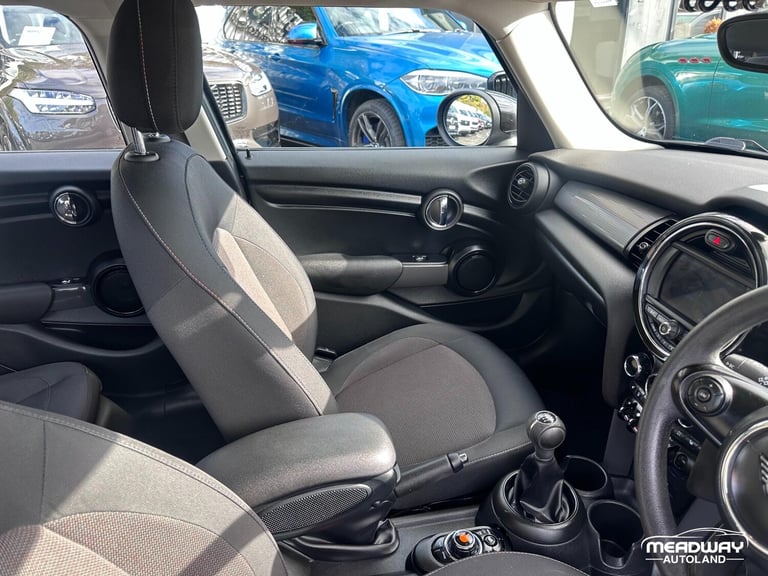 2020 MINI Hatch 1.5 Cooper Classic Euro 6 (s/s) 5dr HATCHBACK Petrol Manual