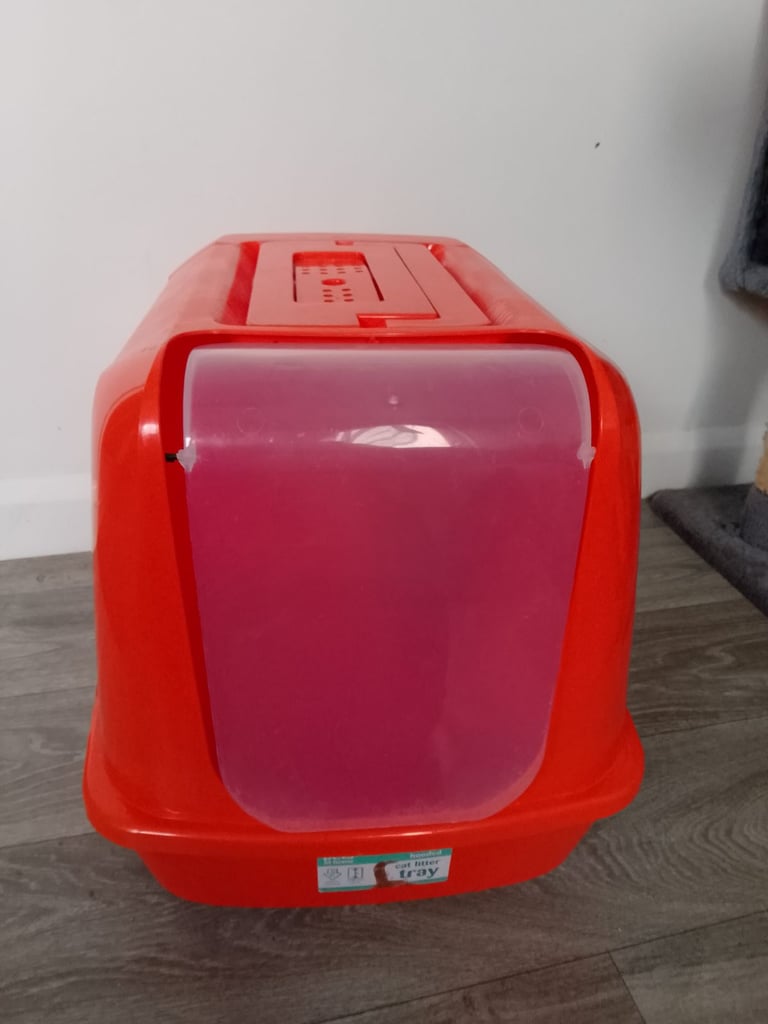 Kitten litter box + large littler bags 