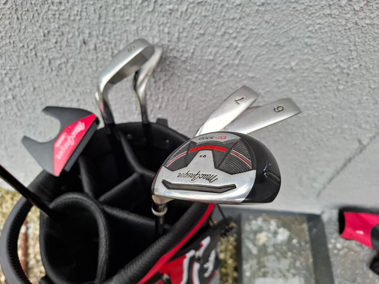 MacGregor CG3000 golf set.
