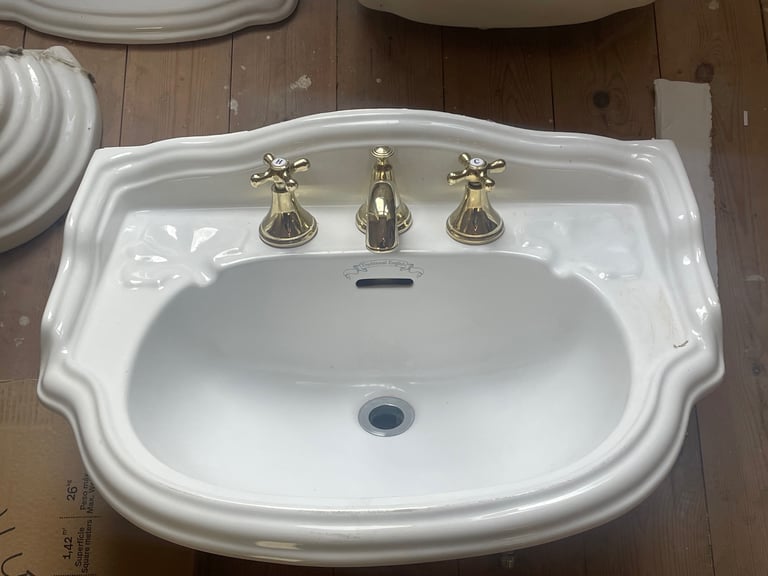 image for Old English style bathroom sink, pedestal and toilet