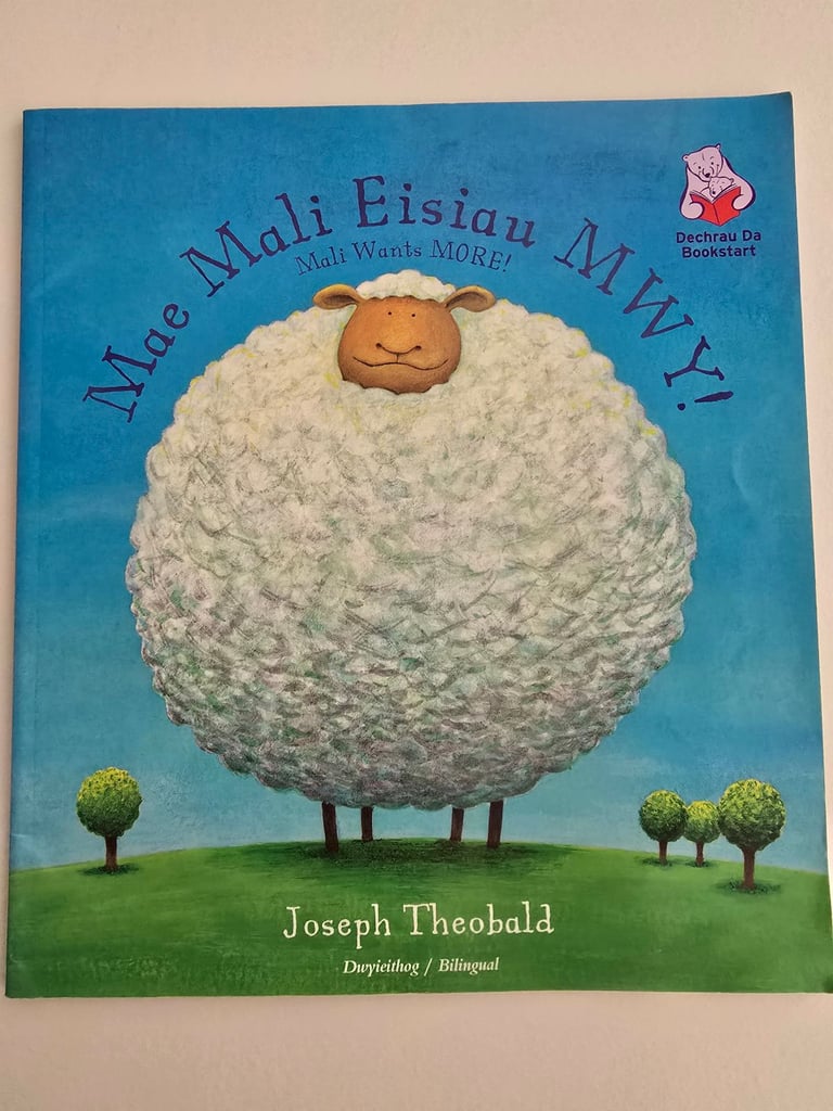 Mae Mali Eisiau Mwy! / Mali Wants More! – Welsh Bilingual Children’s Book