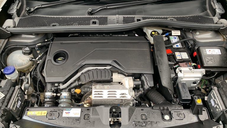 2025 Peugeot 2008 1.2 HYBRID GT SUV 5dr Petrol Hybrid e-DSC6 Euro 6 (s/s) (136 ps) SUV Hybrid Aut...