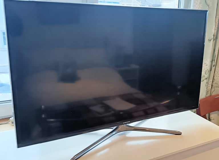 Samsung 40" TV model UE40F6400AW