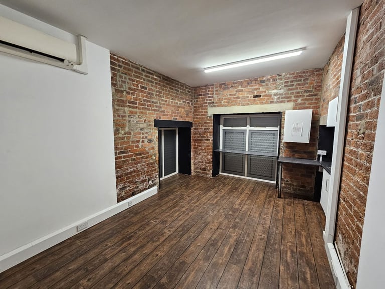  Cut Your Overheads Stay Local in West Yorkshire Office and Warehouse to Rent 