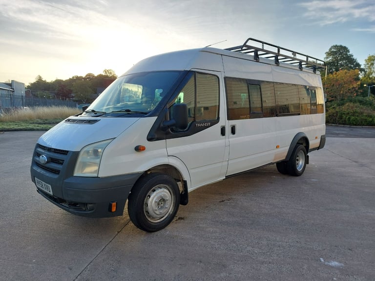 ONLY 51K MILES 17 SEAT MINIBUS FORD TRANSIT 