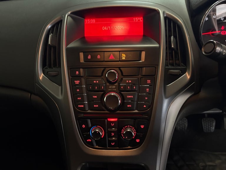 2014 Vauxhall Astra 1.4 16v Design Euro 5 5dr HATCHBACK Petrol Manual