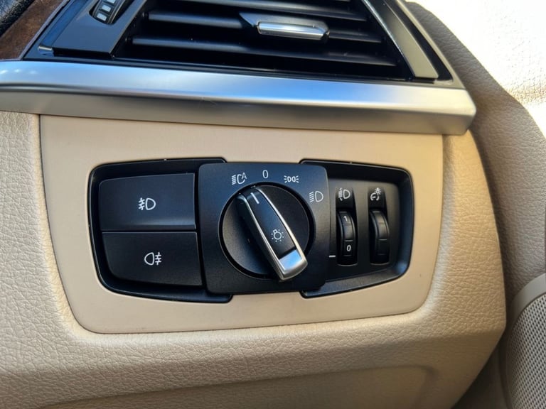 2013 BMW 3 Series 2.0 320d ED EfficientDynamics Business Saloon 4dr Diesel Auto Euro 5 (s/s)  Sal...