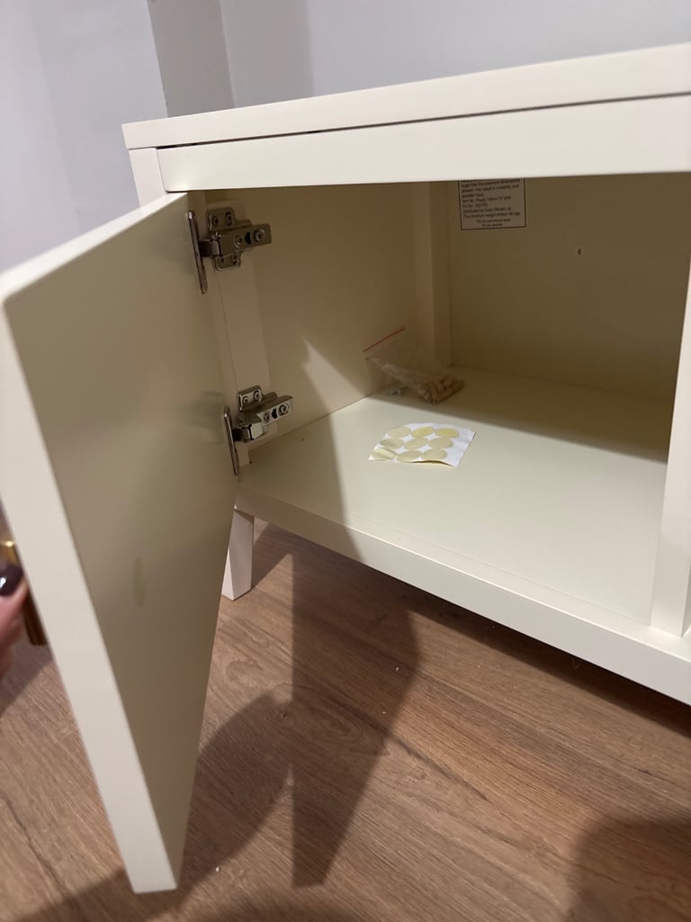 Dusk tv unit 