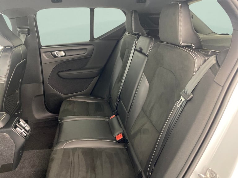 2021 Volvo XC40 1.5 T3 R-Design SUV 5dr Petrol Manual Euro 6 (s/s) (163 ps) - VERSATILITY P Suv P...