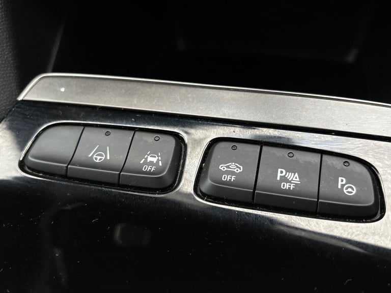  Vauxhall Mokka Electric 50kwh Ultimate Suv 5dr Electric Auto 136 Ps Electric