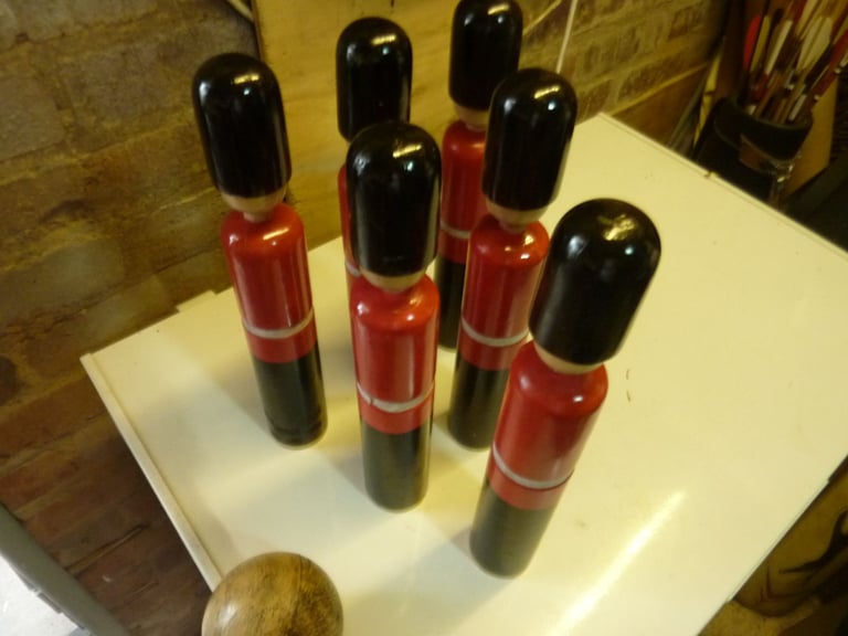 SKITTLES GAME -  ' ROYAL SOLDIERS'   NINE PINS  WITH WOODEN BALLS -  JAQUES
