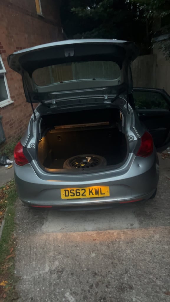 Vauxhall, ASTRA, Hatchback, 2012, Manual, 1598 (cc), 5 doors