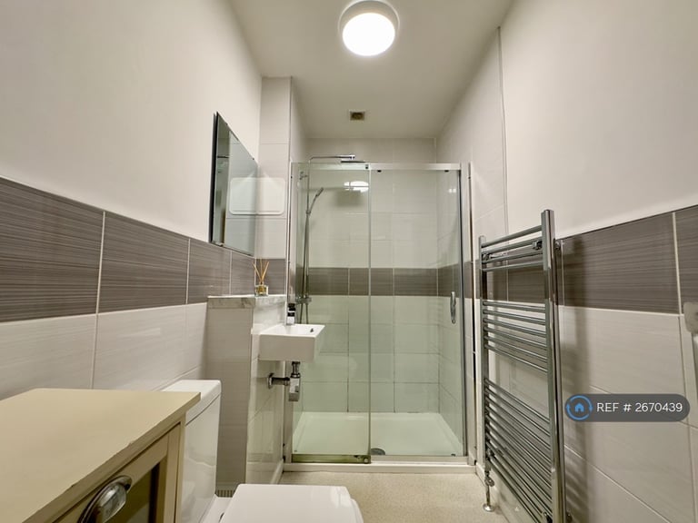 2 bedroom flat in Caledonian Road, Edinburgh, EH11 (2 bed) (#2670439)