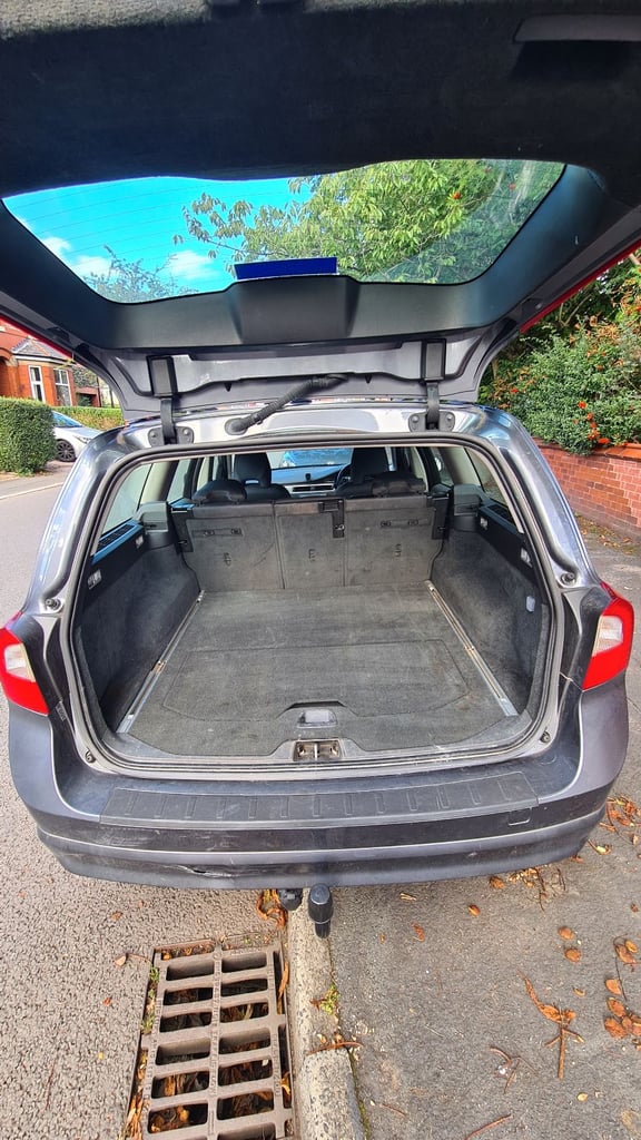 Volvo, V70, Estate, 2010, Manual, 1997 (cc),5 doors - Image 4