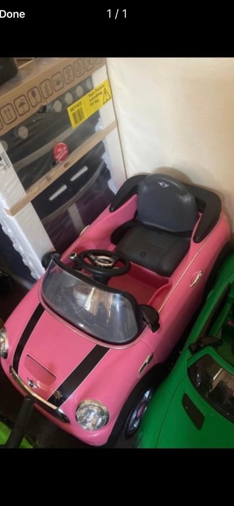 Kids pink mini electric car