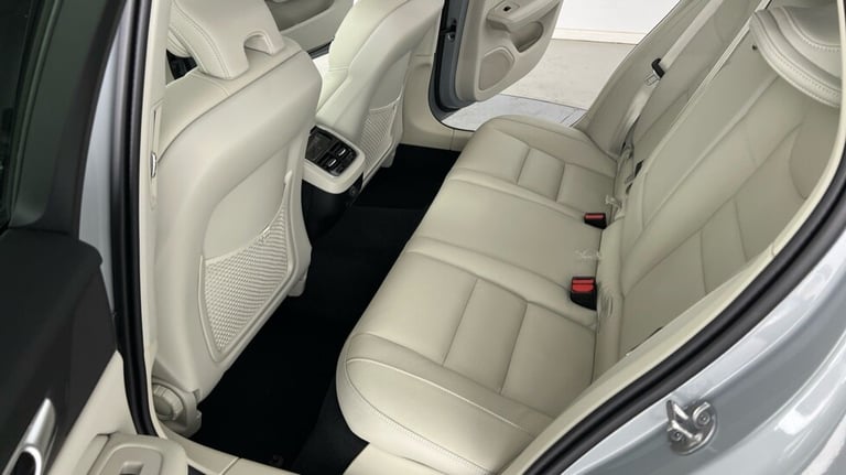 2025 Volvo V60 Plus, B4 Mild hybrid, Petrol, Dark Estate Petrol Automatic