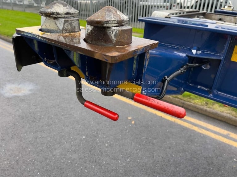 DENNISON SLIDING SKELETAL TRAILER