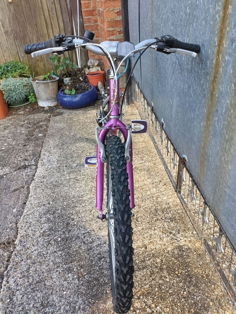 RALEIGH KRUSH24(PINK/SILVER) 24 INCH WHEEL CHILDS BIKE,SOLID KICK STAND,ALLOYBRAKES+LEVERS