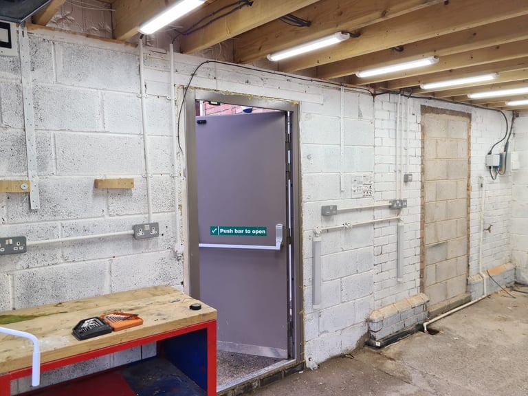 Cheap secure Garage to rent, with parking, behind 118 Alfreton road, NG7  