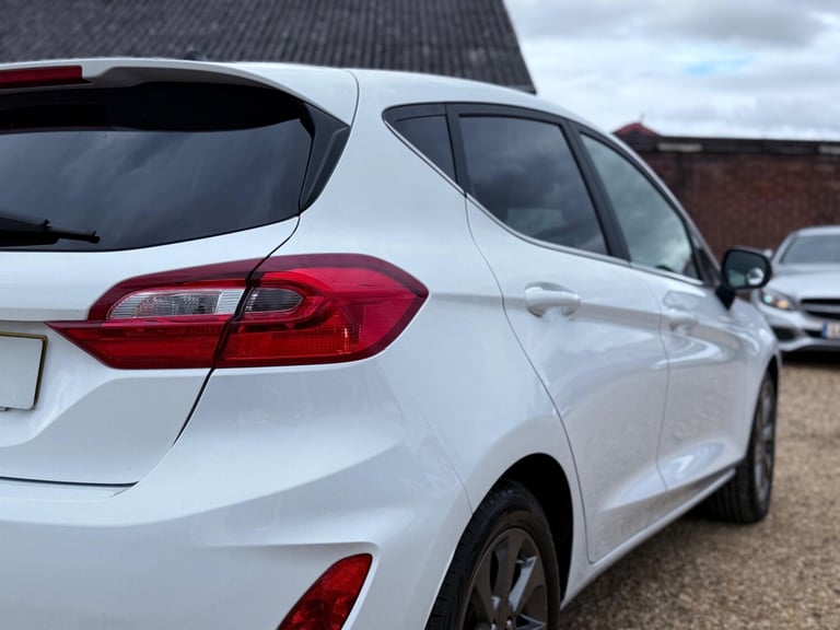 2017 Ford Fiesta 1.1 Ti-VCT Zetec Euro 6 (s/s) 5dr HATCHBACK Petrol Manual