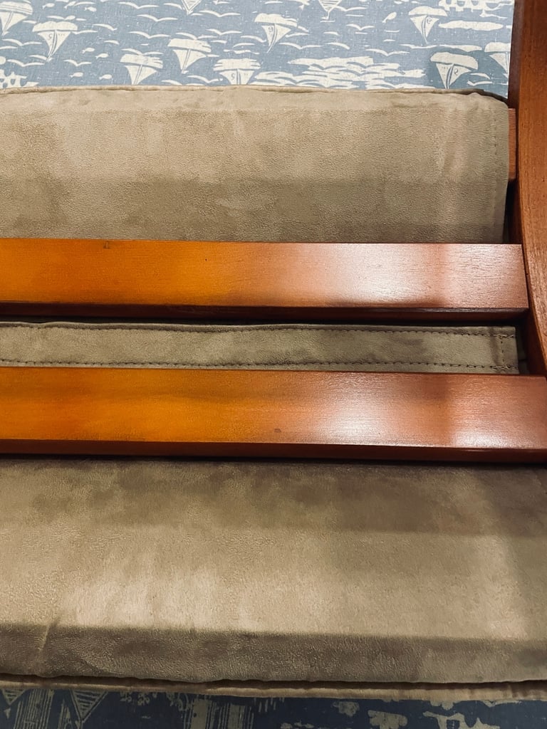 Footstall 70’s design, beautiful piece of wood work. 