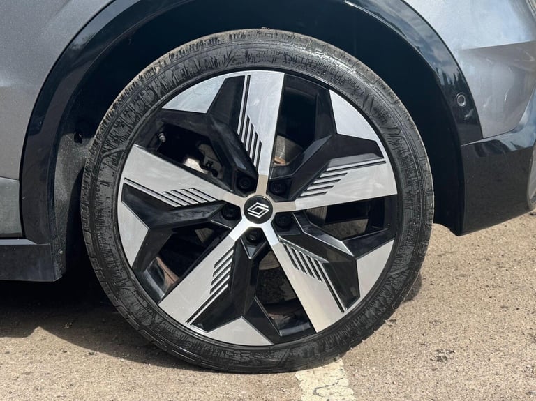 2024 Renault Megane E Tech comfort range 60kWh techno Auto 5dr (22kW Charger) HATCHBACK Electric ...