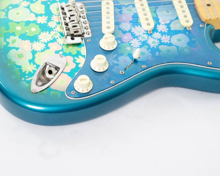 Fender MIJ Blue Flower Stratocaster 1993