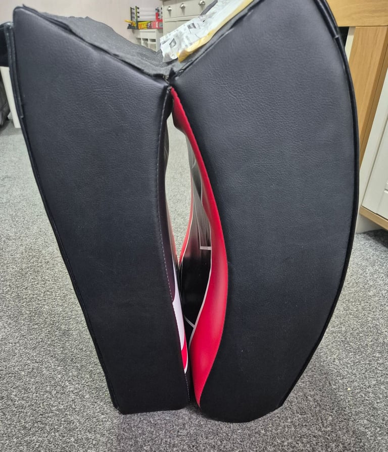 Fold up x rocker gaming chair