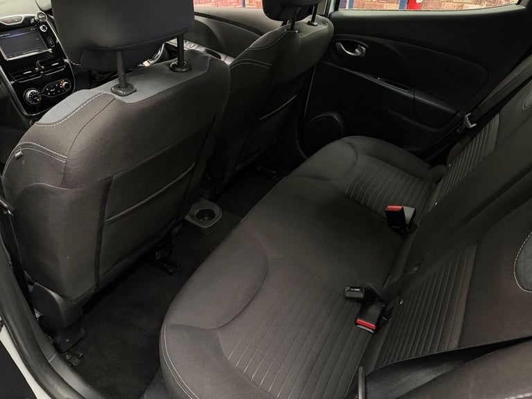 2015 Renault Clio 1.5 dCi Dynamique S Nav Hatchback 5dr Diesel Manual Euro 6 (s/s) (90 ps) Hatchb...