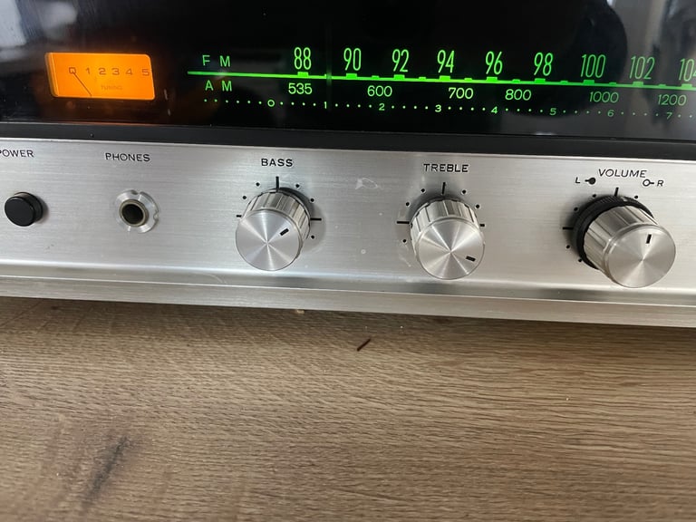Vintage Sansui solid state 200 receiver