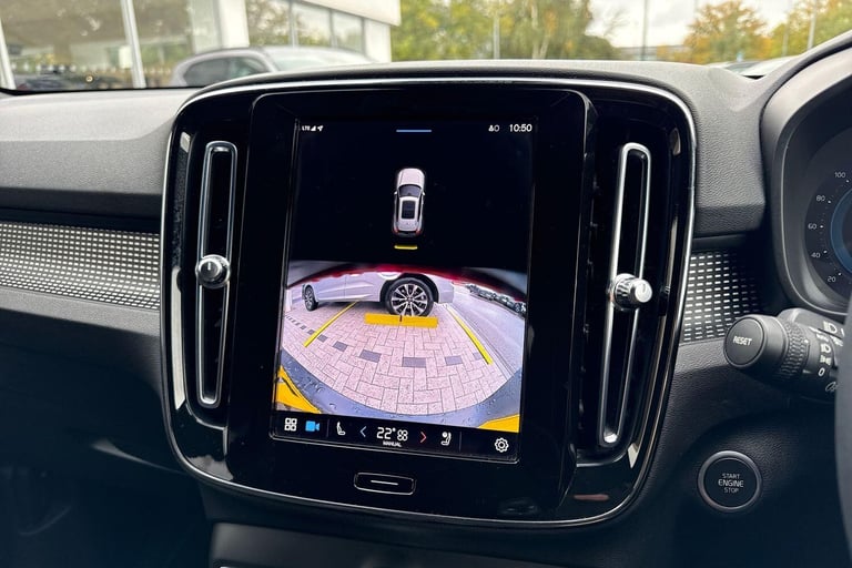 2022 Volvo XC40 2.0 B4 MHEV Plus SUV 5dr Petrol Hybrid DCT Auto AWD Euro 6 (s/s) (197 ps) ESTATE ...