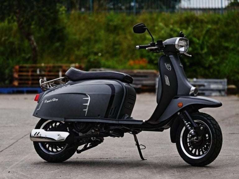 ROYAL ALLOY GT 125cc A Modern Classic Retro Automatic Moped Scooter